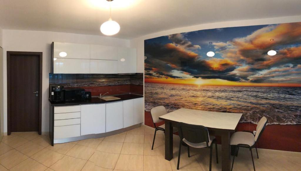 Piano Bar Holidays Apartment Mamaia