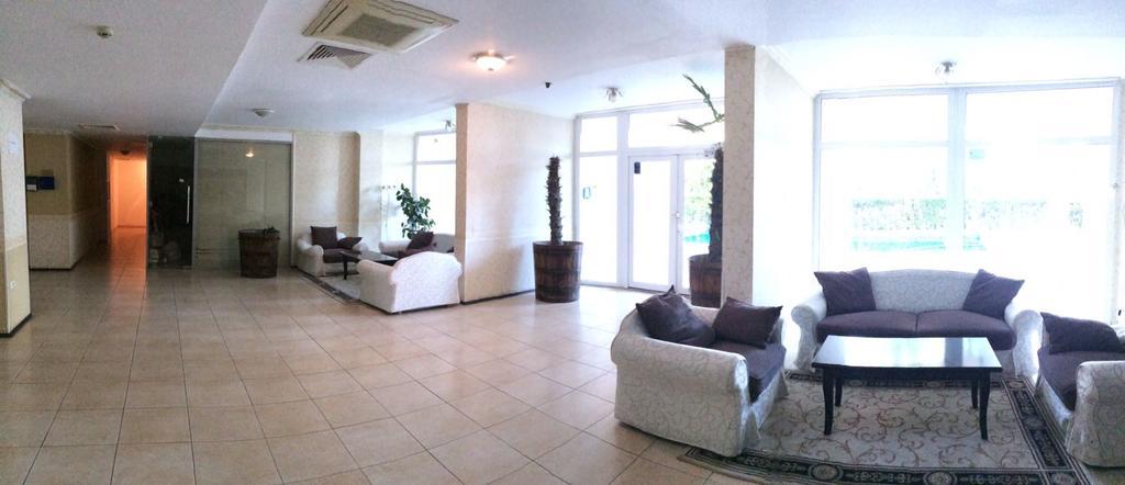 Piano Bar Holidays Apartment Mamaia