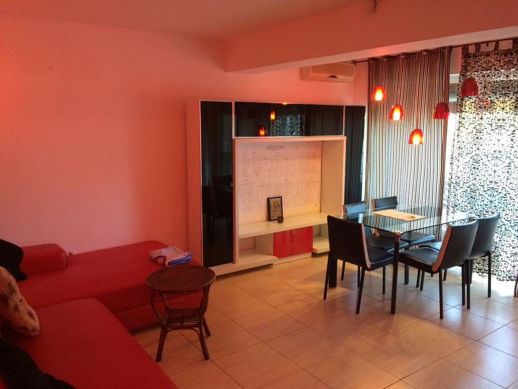 Piano Bar Holidays Apartment *